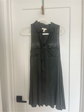 silence + noise sleeveless button-front charcoal dress